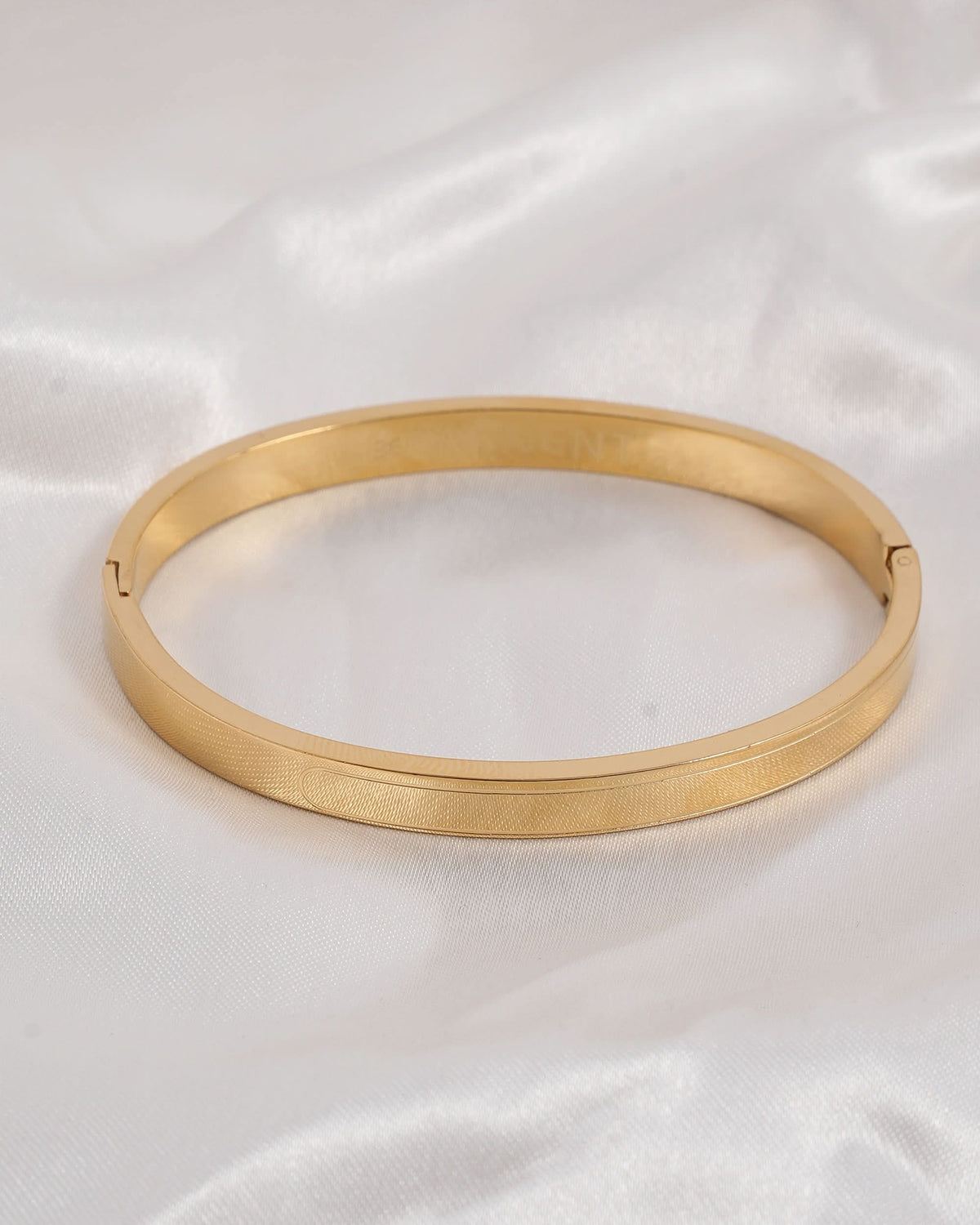 Eminent Women's Bracelet - Golden