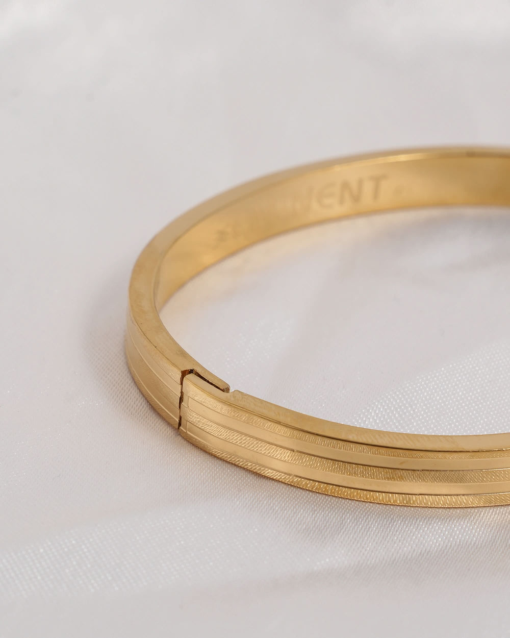 Eminent Women's Bracelet - Golden