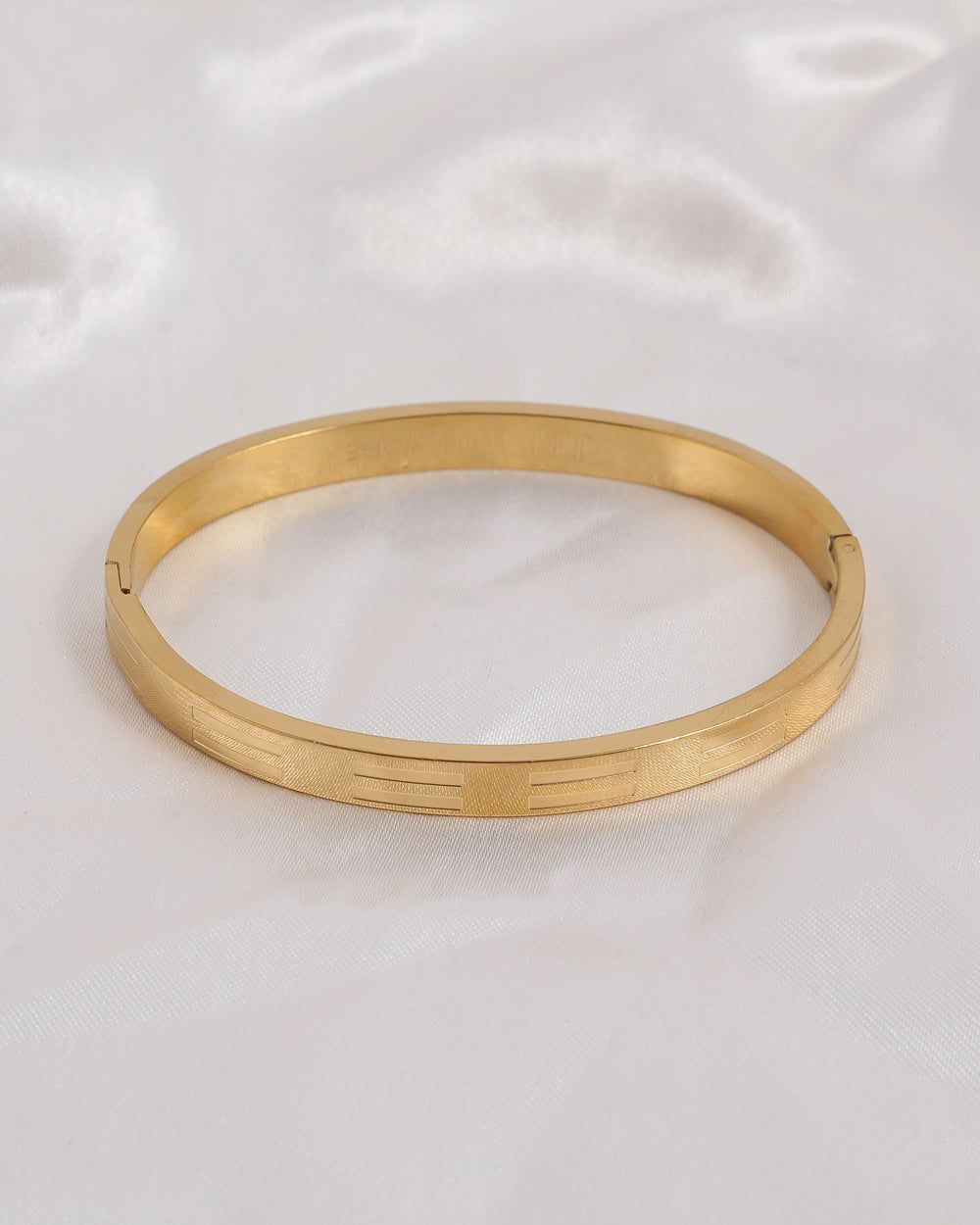 Eminent Women's Bracelet - Golden