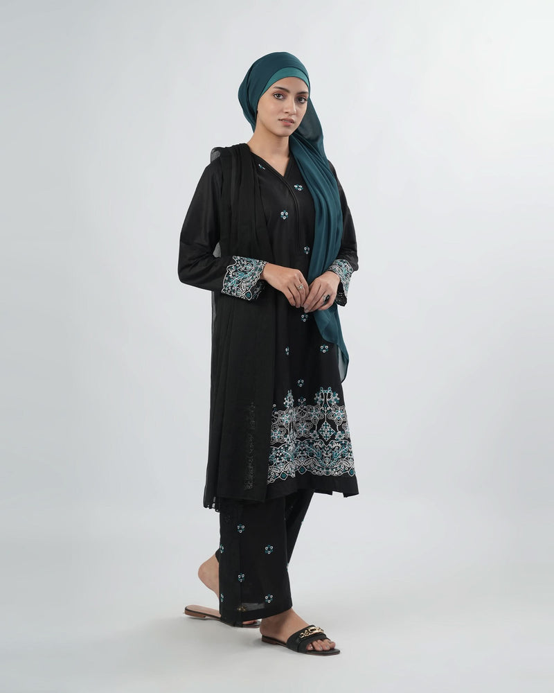 Valuables Women’s Embroidered 3 Pcs Suit