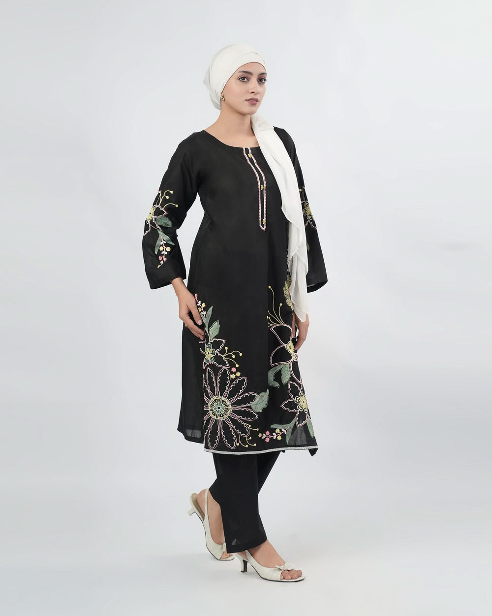 Valuable Women's Embroidered 2Pcs Suit