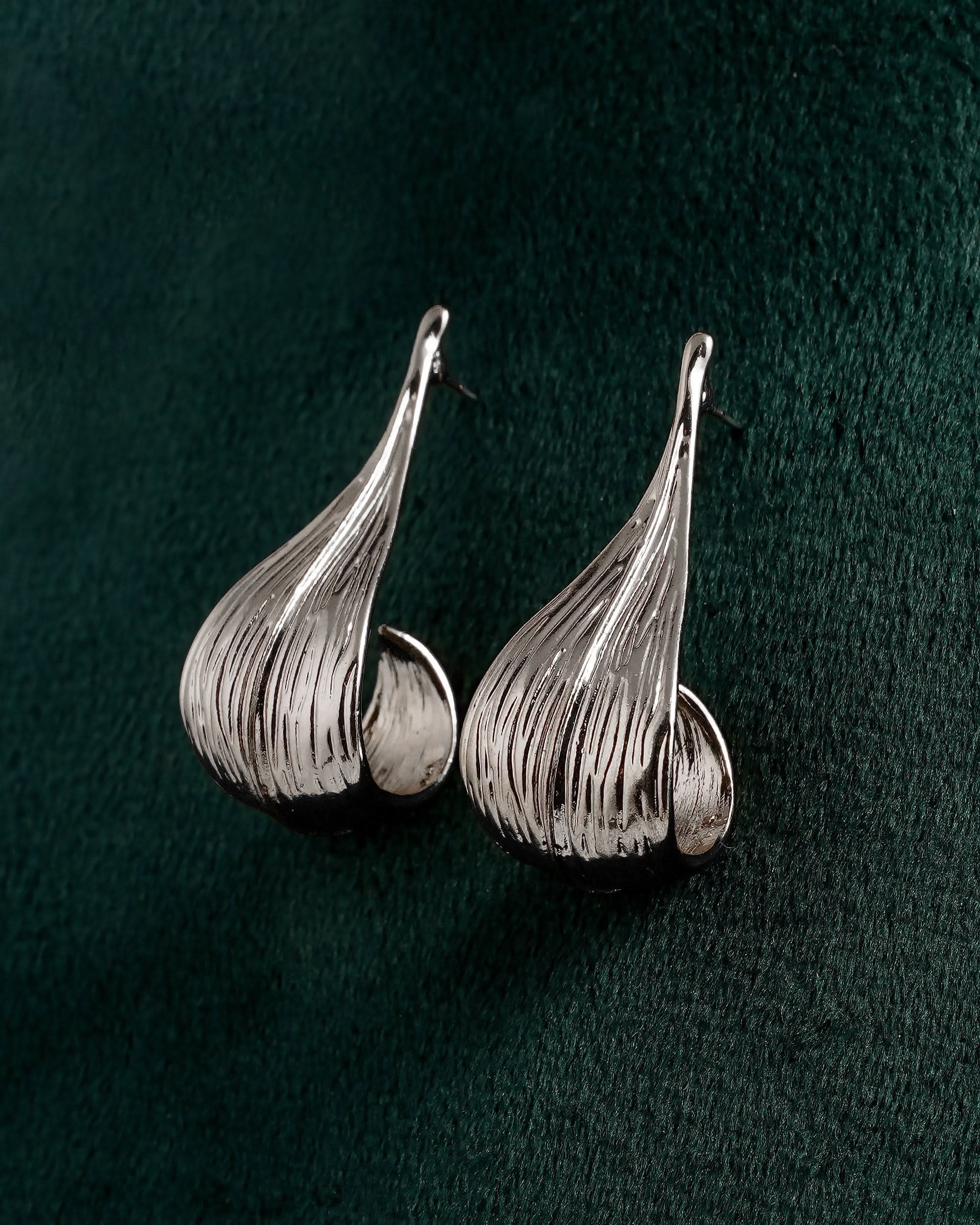Eminent Women’s Drop Earrings