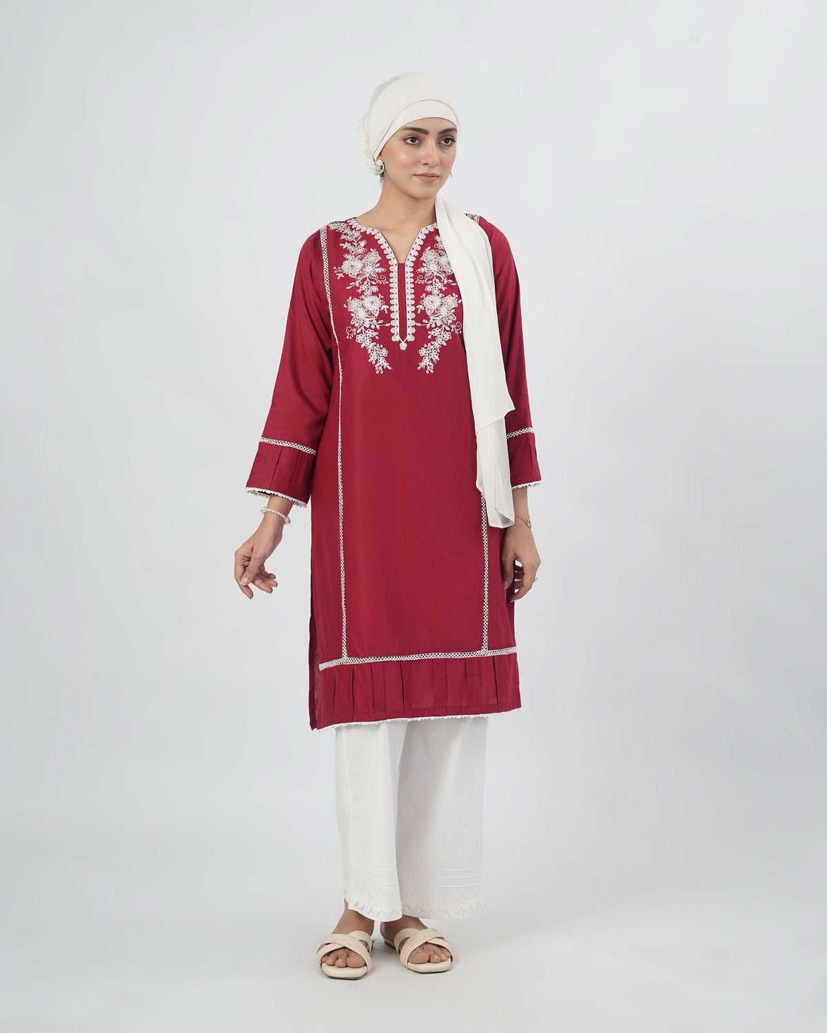 Valuables Women Embroidered Kurti