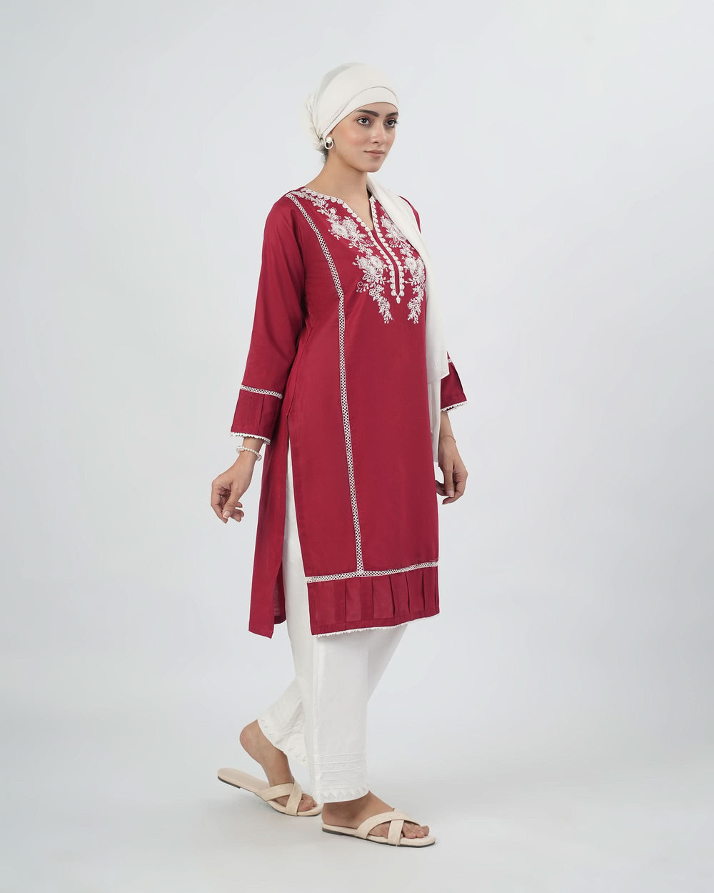 Valuables Women Embroidered Kurti