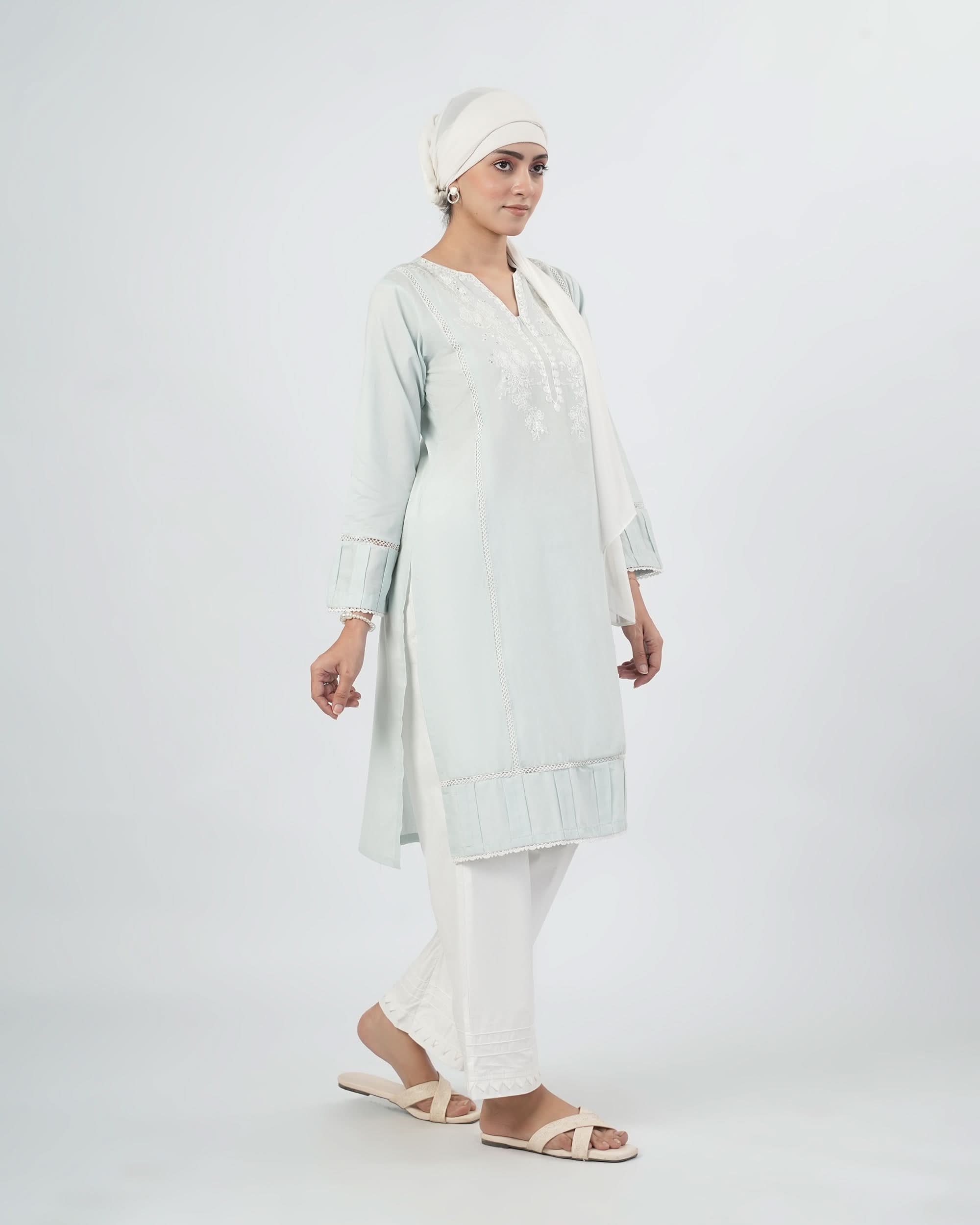 Valuables Women Embroidered Kurti