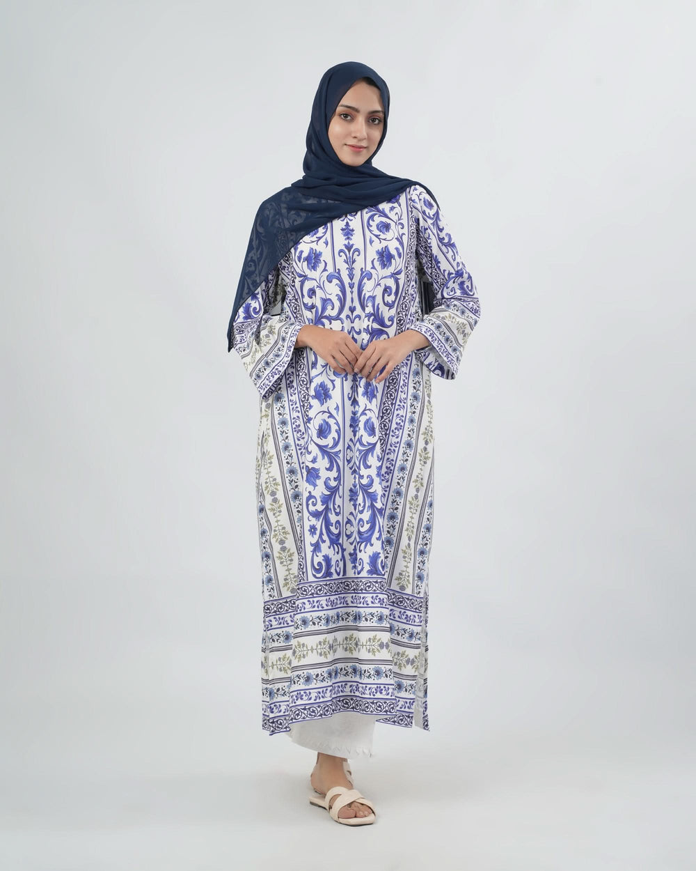 Valuables Women Silk Printed Kaftan
