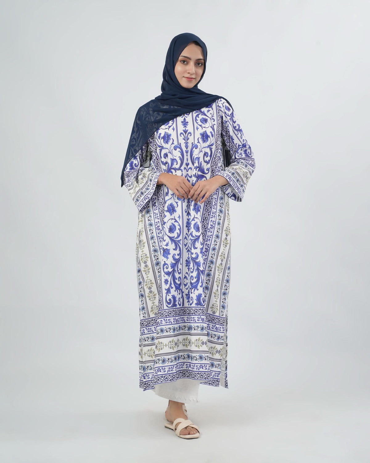 Valuables Women Silk Printed Kaftan