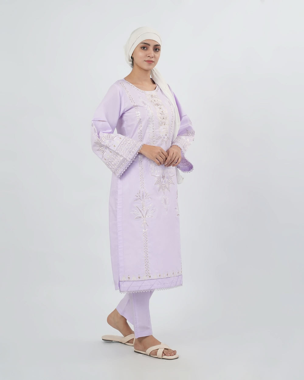 Valuables Women Embroidered 2PCS Suit