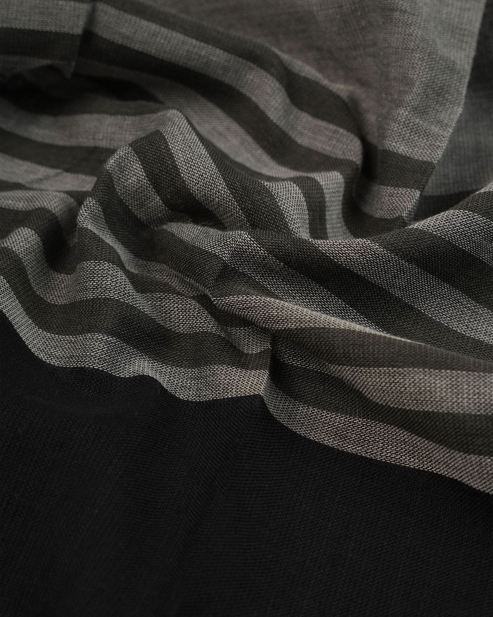 Eminent Women's Scarf