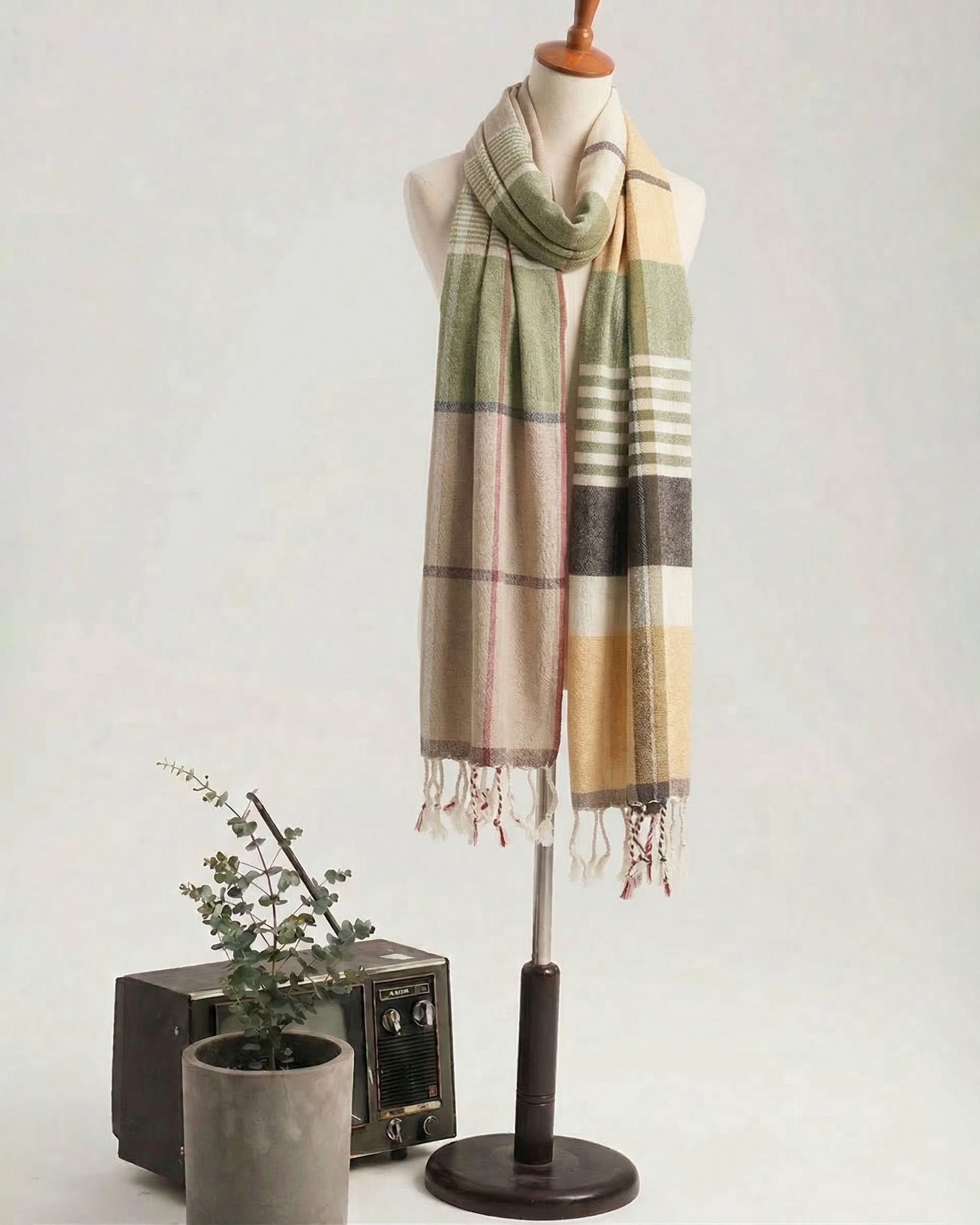 Eminent Women's Scarf