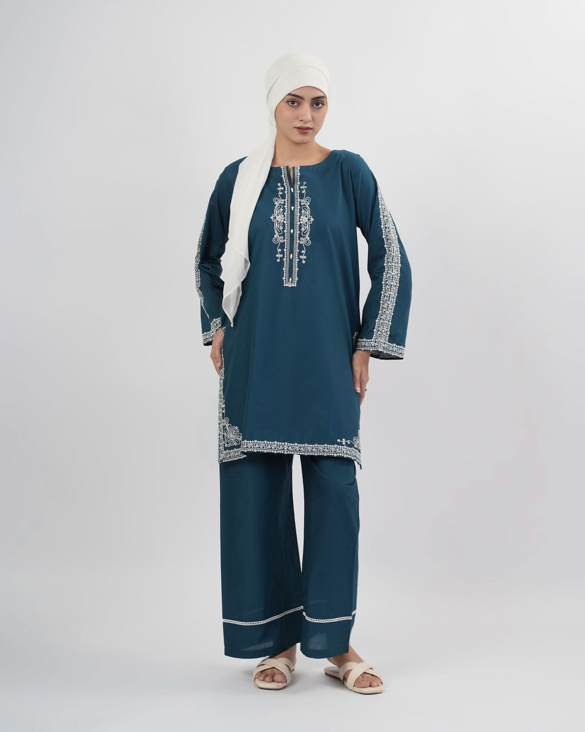 Valuables Women Embroidered 2Pcs Suit
