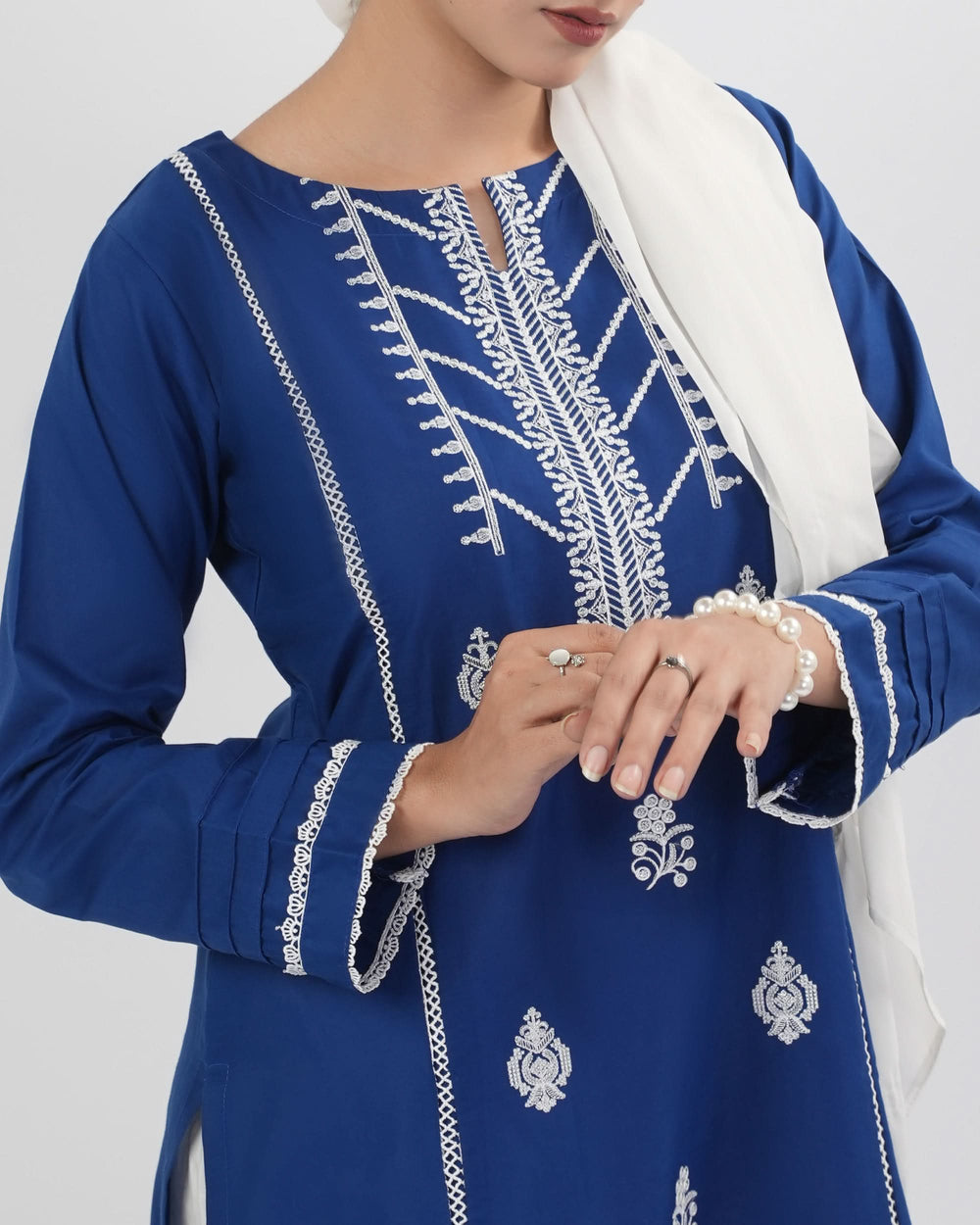 Valuables Women Embroidered Kurti