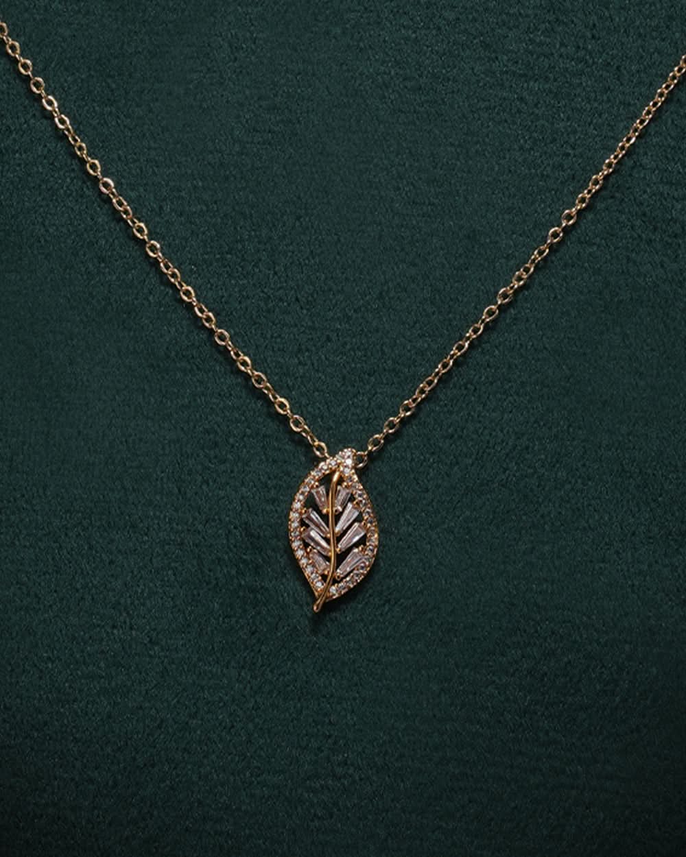 Eminent Locket Set