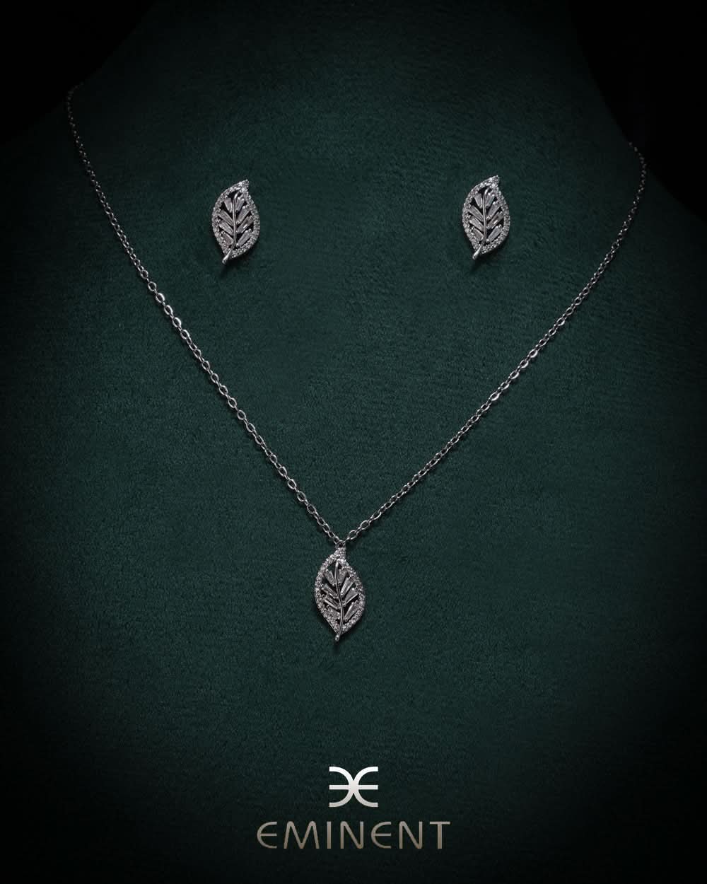Eminent Locket Set