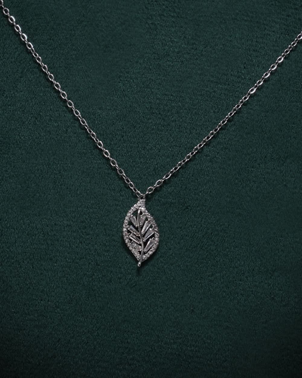 Eminent Locket Set