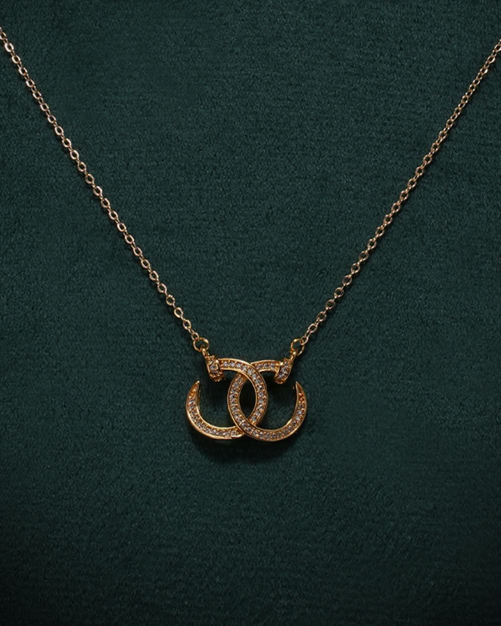 Eminent Locket Set