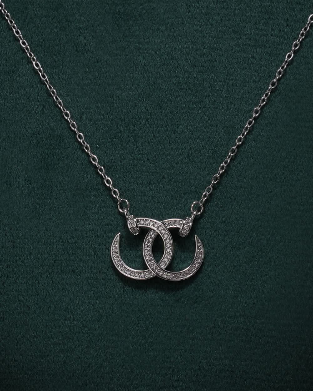 Eminent Locket Set