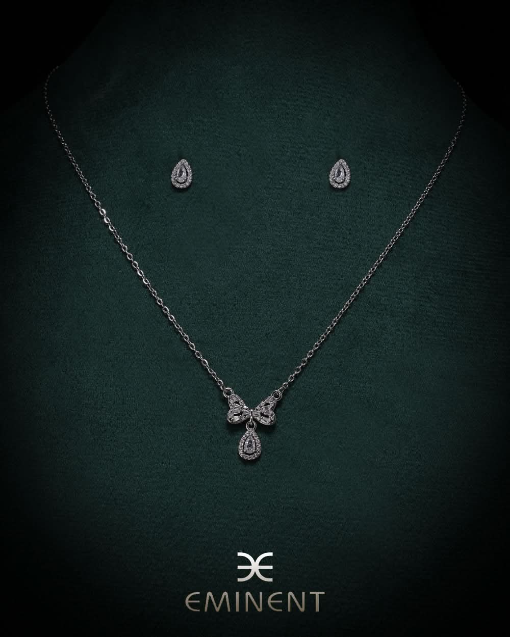 Eminent Locket Set