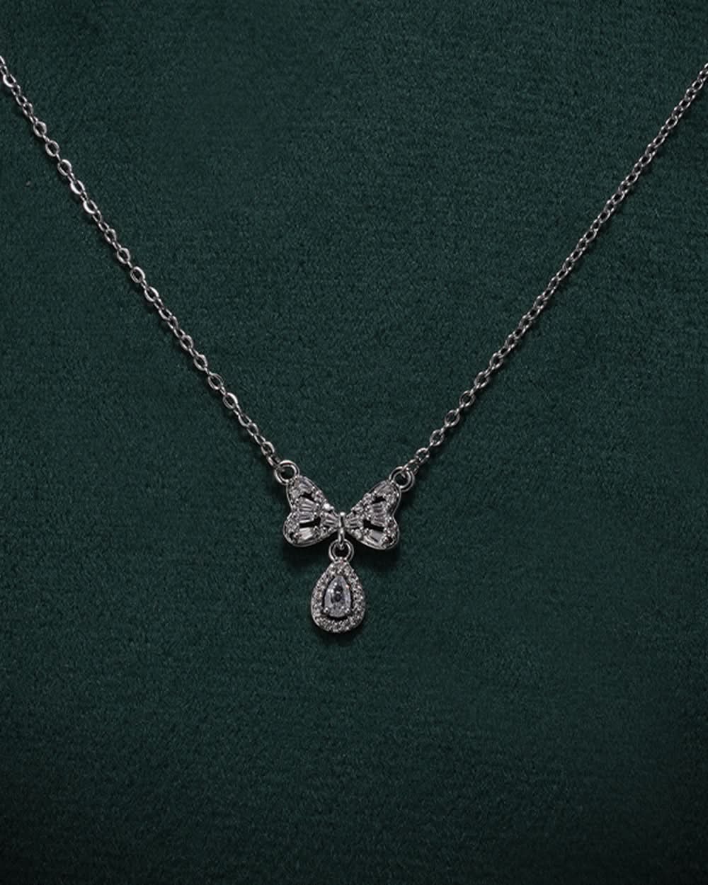 Eminent Locket Set