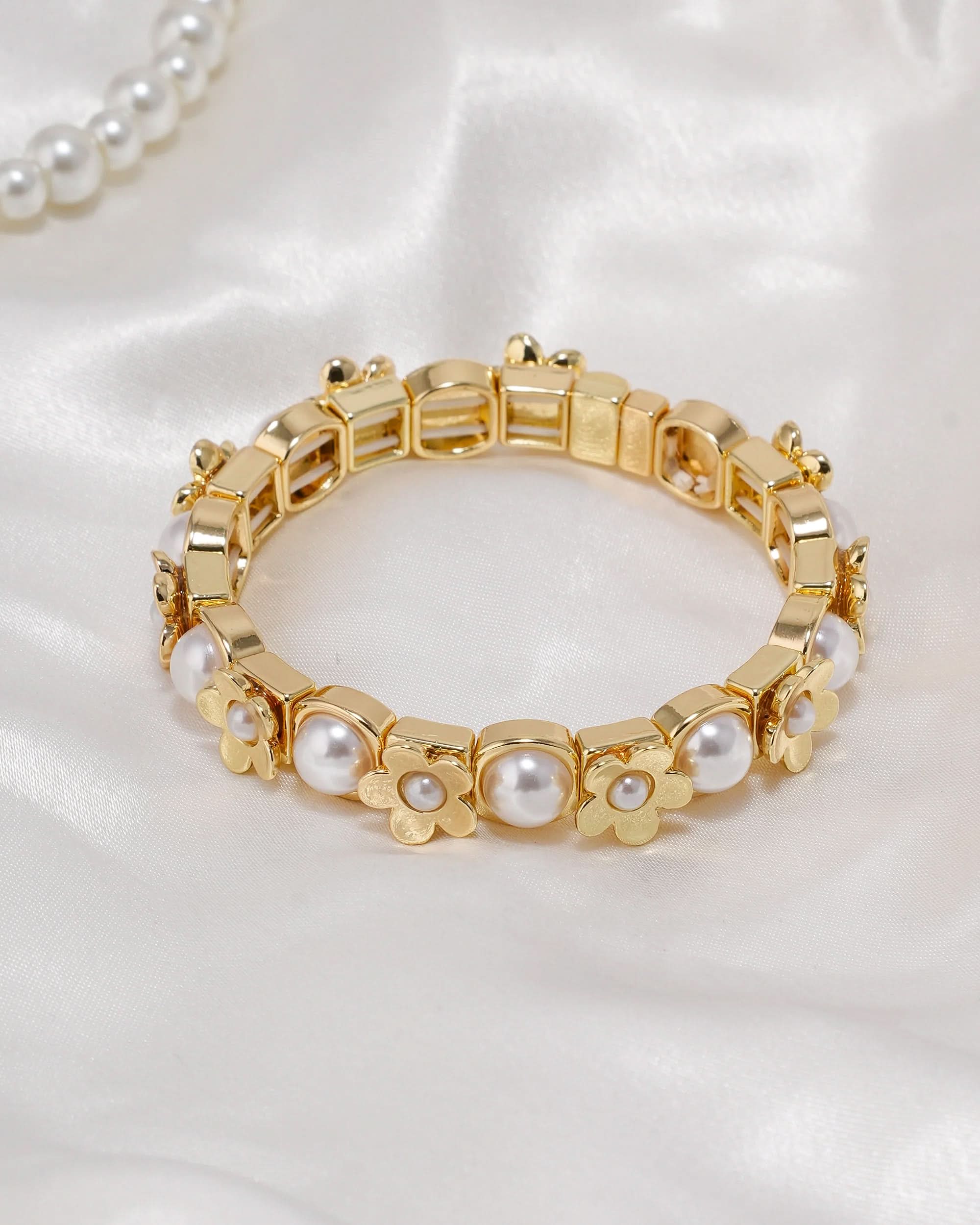 Eminent Women’s Minimal Chain Bracelet