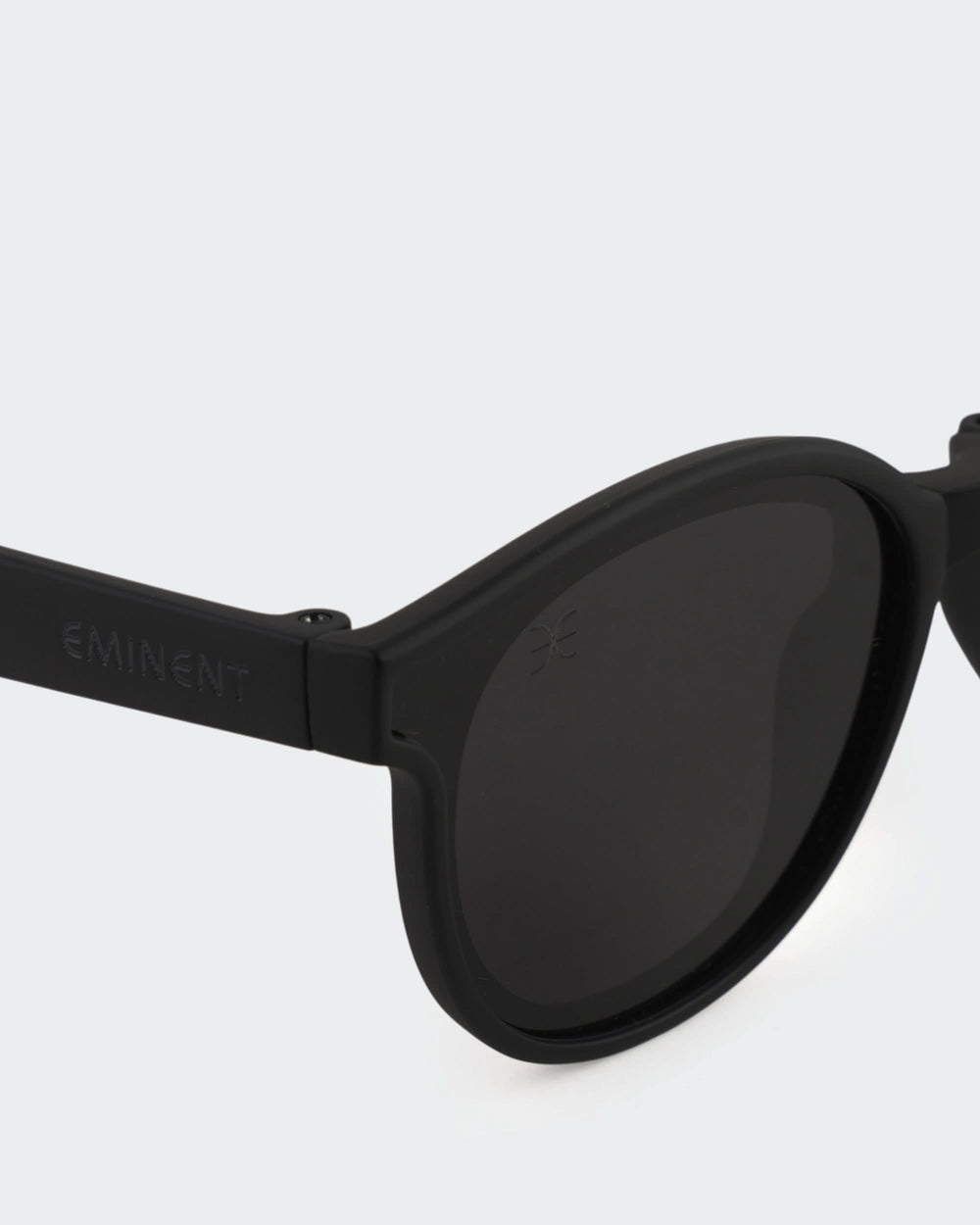 Eminent Classic Oval Sunglasses
