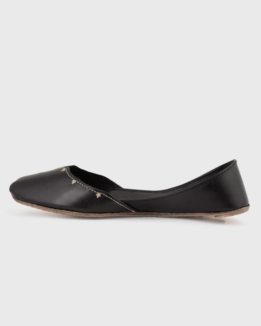 Eminent Women's Leather Khussa
