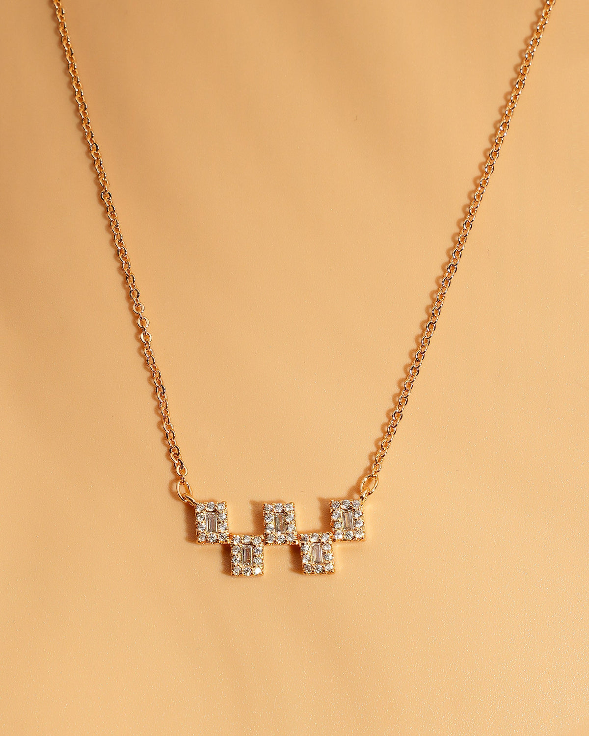 Eminent Women's Locket Set