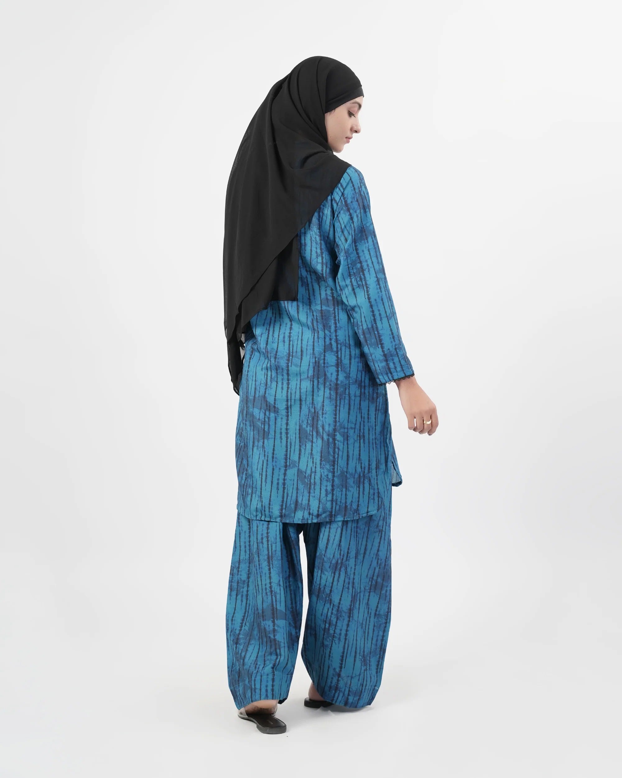 Valuables Women's Printed Lawn 2 Pcs Suit