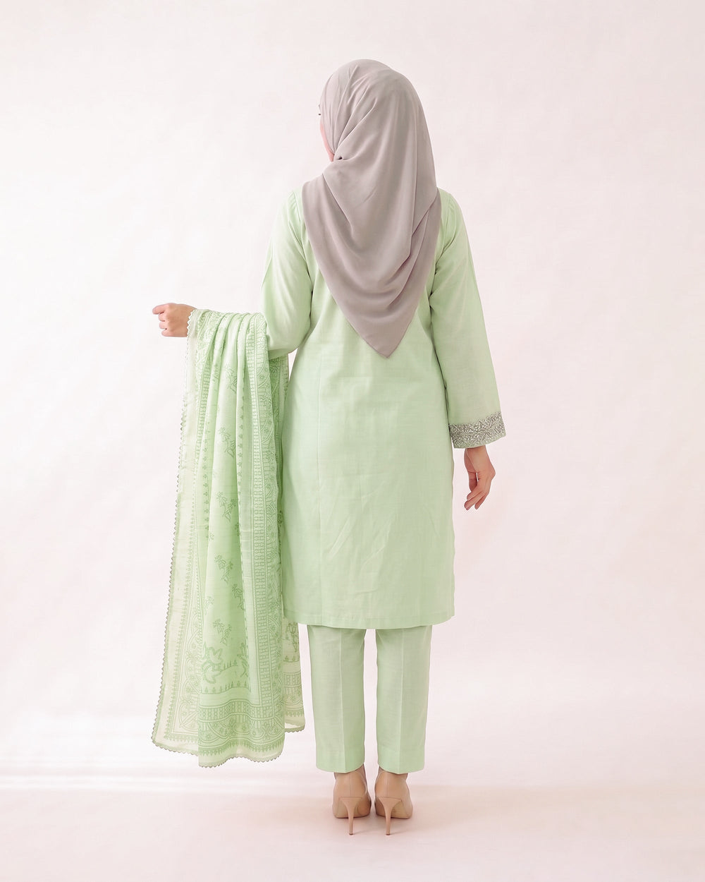 Valuables Women's Embroidered 3Pc Suit