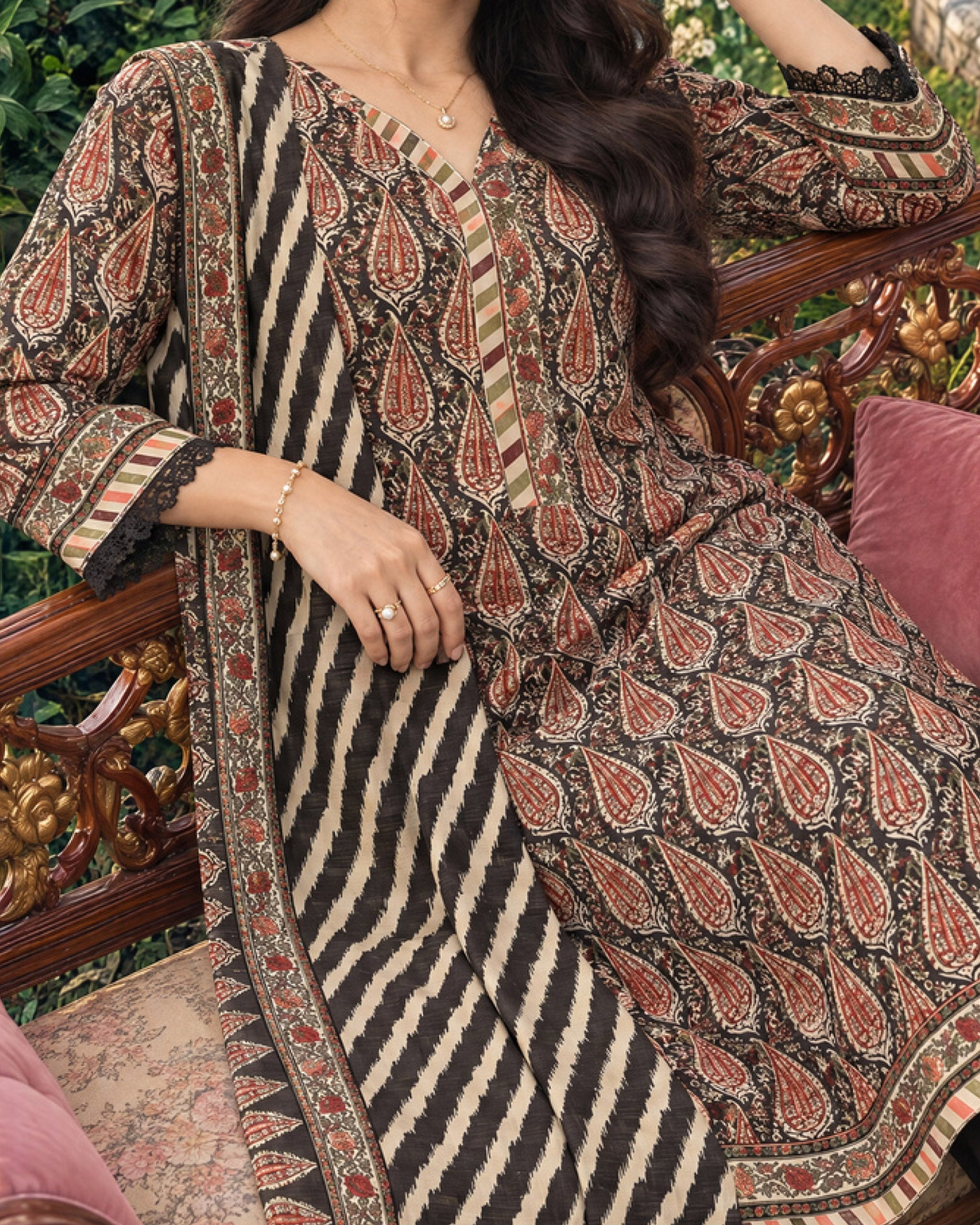 Zarineh Everyday Khaddar Printed Suit - 3 Pc